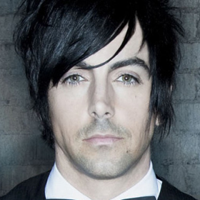 Márciusig előzetesben marad a pedofíliával gyanúsított Ian Watkins