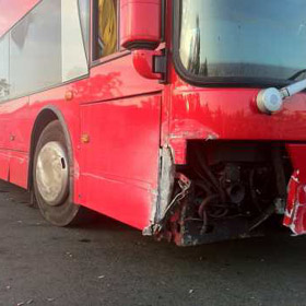 Nem sok híja volt, hogy szakadékba zuhanjon a The Cult turnébusza