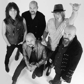 Queensryche: Rockenfieldék '84-be, Tate-ék '88-ba utaznak vissza