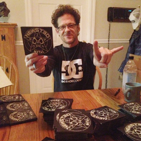 Korrekt kezdésnek örülhet az amerikai listákon Jason Newsted