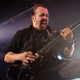 Van Halen, Gillen, Lee: istenei előtt tiszteleg az Adrenaline Mob