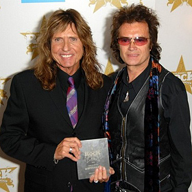 Közös dalok David Coverdale-től és Glenn Hughes-tól?