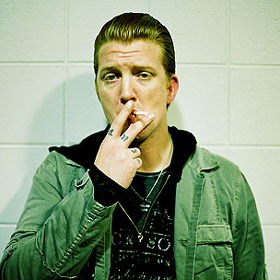 Queens Of The Stone Age: itt a borító, a dallista és az első single