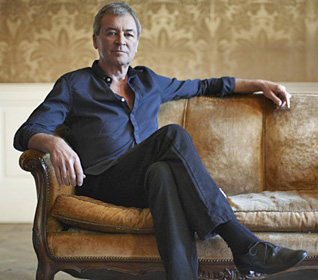 Gillan: „A demokrácia legnagyobb ereje gyengeséggé válik”
