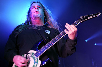 Beindult a találgatás az amerikai médiában Jeff Hanneman halálának okairól