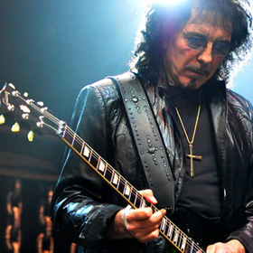 Élete végéig kezelésekre szorul Tony Iommi