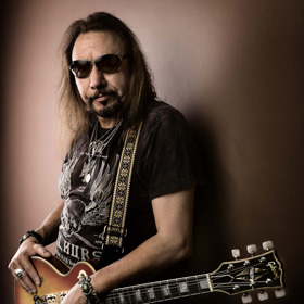 Frehley: „Gene semmiképpen sem akadályozhatja meg, hogy elmenjek a beiktatásra”
