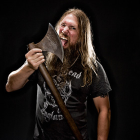 Viking harcosként tűnik fel a mozivásznon az Amon Amarth frontembere