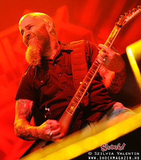 Anthrax: „Olyan bonyolultak a riffek, hogy néha még én is csodálkozom, miért szúrunk ki magunkkal!”