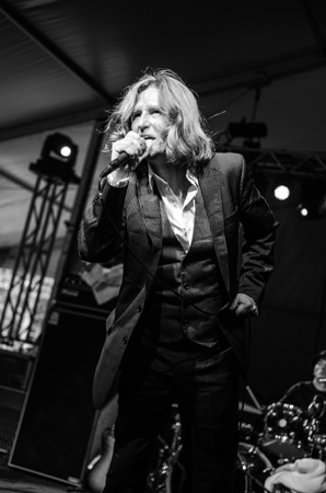 John Waite: „Ha valaki le akarja tölteni a lemezemet, töltse le”