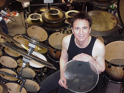 Terry Bozzio és Borlai Gergő októberben a Trafóban játszik