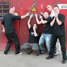 Deafer Dumber Blinder: brutálisan gazdag box settel állít magának emléket a Clawfinger