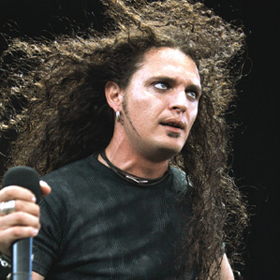 Majdnem teljes zenekara faképnél hagyta a Dragonforce volt énekesét