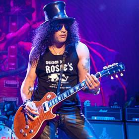 Slash: szeptemberben itt a World On Fire, novemberben koncert Bécsben