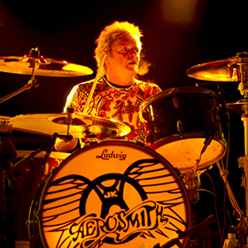 Joey Kramer szívproblémái miatt kényszerül koncerteket törölni az Aerosmith