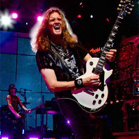 A Night Ranger gitárosa került Aldrich helyére a Whitesnake-ben