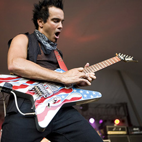 A Trixter gitárosa áll Vivian Campbell helyére a Def Leppardban