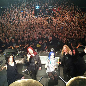 Arch Enemy: videók Barcelonából, már Jeff Loomisszal