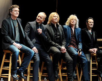 Sikeres volt Campbell őssejt-terápiája, jövőre jön az új Def Leppard