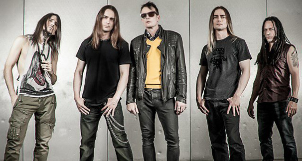 Egy csapatban egyesítette erőit Weiland, Bumblefoot és Moyer