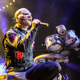 Öt kamionnal, kilenc busszal és három furgonnal érkezik Budapestre a Slipknot