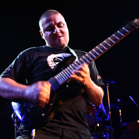 Brutálisan súlyos, fúziós jazzmetallal tér vissza a Pestilence volt főnöke