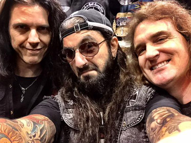 Alighanem Skolnickkal és Ellefsonnal zenél együtt Mike Portnoy