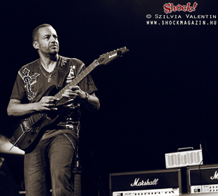 Bő egy hónap múlva Magyarországon köszönthetjük Tony MacAlpine-t