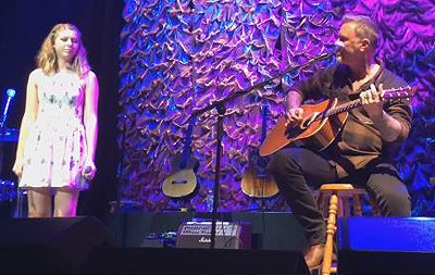 Lányával játszott Adele-t egy gálán James Hetfield