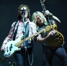 Doug Aldrich lesz Glenn Hughes gitárosa az őszi Európa-turnén