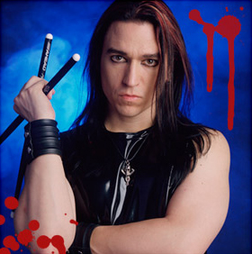 Lelécelt a W.A.S.P.-ból és munkát keres Mike Dupke
