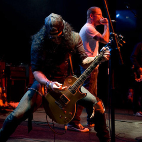 Egy teljes Velvet Revolver-album marad örökre fiókban Corey Taylorral a mikrofonnál
