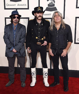Lemmy még akkor is játszani akar, ha már a színpadon is csak bottal tud majd közlekedni