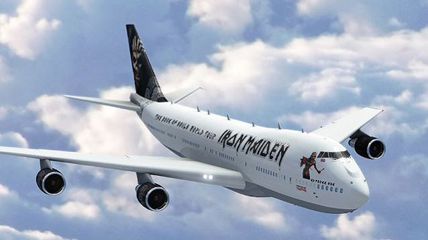 Gigászi Ed Force One-t vezet majd Bruce Dickinson az Iron Maiden 2016-os turnéján
