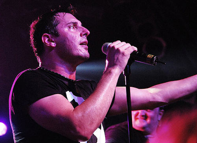 Karrierje első önálló albumán dolgozik Johnny Gioeli
