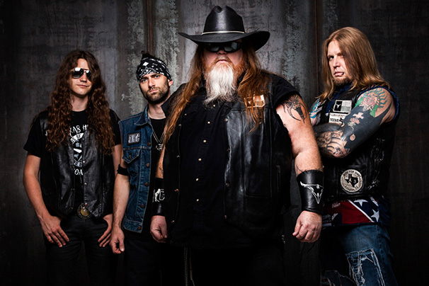Csúcsformájú Texas Hippie Coalition olcsó piába áztatva