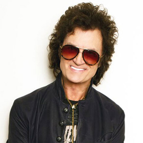Glenn Hughes nyitja meg a róla szóló kiállítást Budapesten