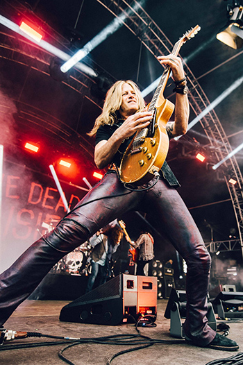 Doug Aldrich: „Máig hajszolom a tökéletes bulit”
