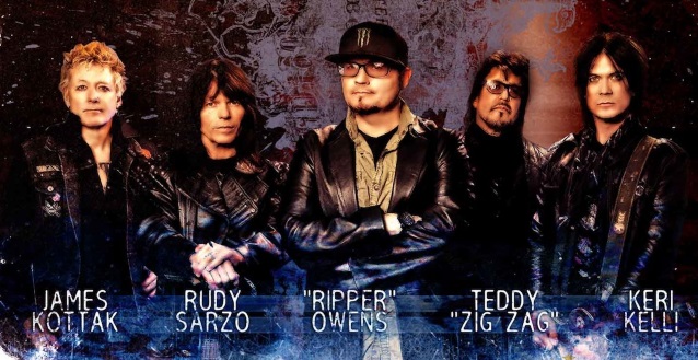 A New Revenge: egy zenekarban Ripper, Kottak, Sarzo és Kelli