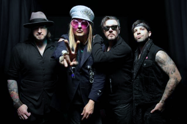 „Képzeld magad elé az egymásnak feszülő Bowie-t és a Beatlest, akiket a Cheap Trick választ szét”