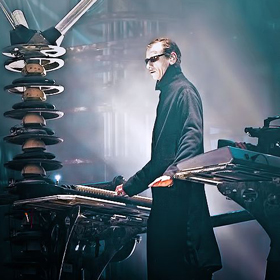 Magyarul is megjelenik a Rammstein billentyűsének önéletrajzi könyve