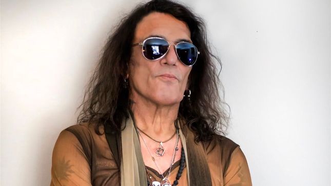 Megharcolt a májrákkal Stephen Pearcy