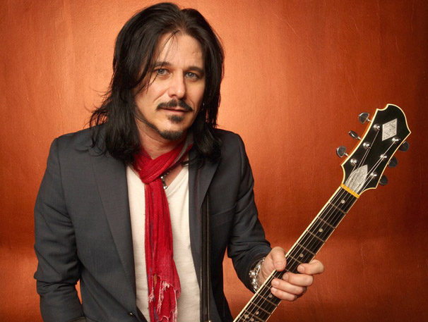 Tizennyolc év után új szólóalbummal jelentkezik Gilby Clarke