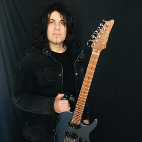 Stop Livin’ To Live Online: új Restless Spirits-dal Johnny Gioelivel