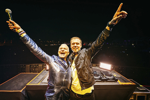Armin Van Buurennel állt össze a Jump 2019-es változatához David Lee Roth