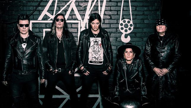 „Amolyan 1987-es hard rock hangulatra törekedtem groove-os basszussal és nagy refrénekkel”