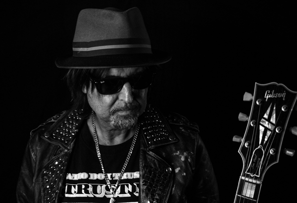 Megjelent Phil Campbell szólóalbuma, hallgasd meg a Rob Halforddal közös Straight Upot!