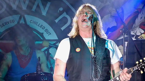 Megjelent Joe Elliott hobbizenekarának új albuma, hallgasd meg a This Is How We Rollt!