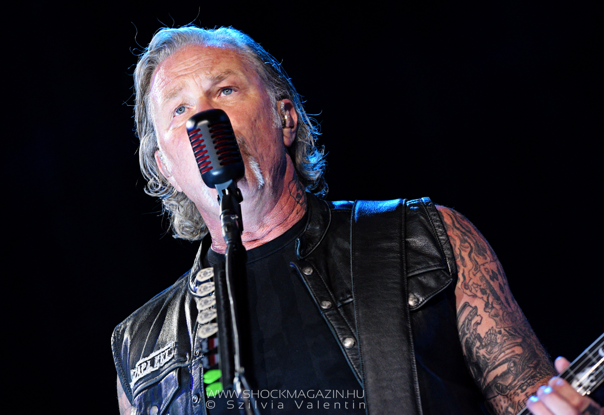 Ismét elvonón James Hetfield