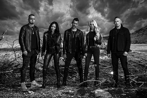 „A védjegyünknek számító groove-os, zsigeri, thrashes elemek egyesülnek itt egy szárnyaló refrénnel”
